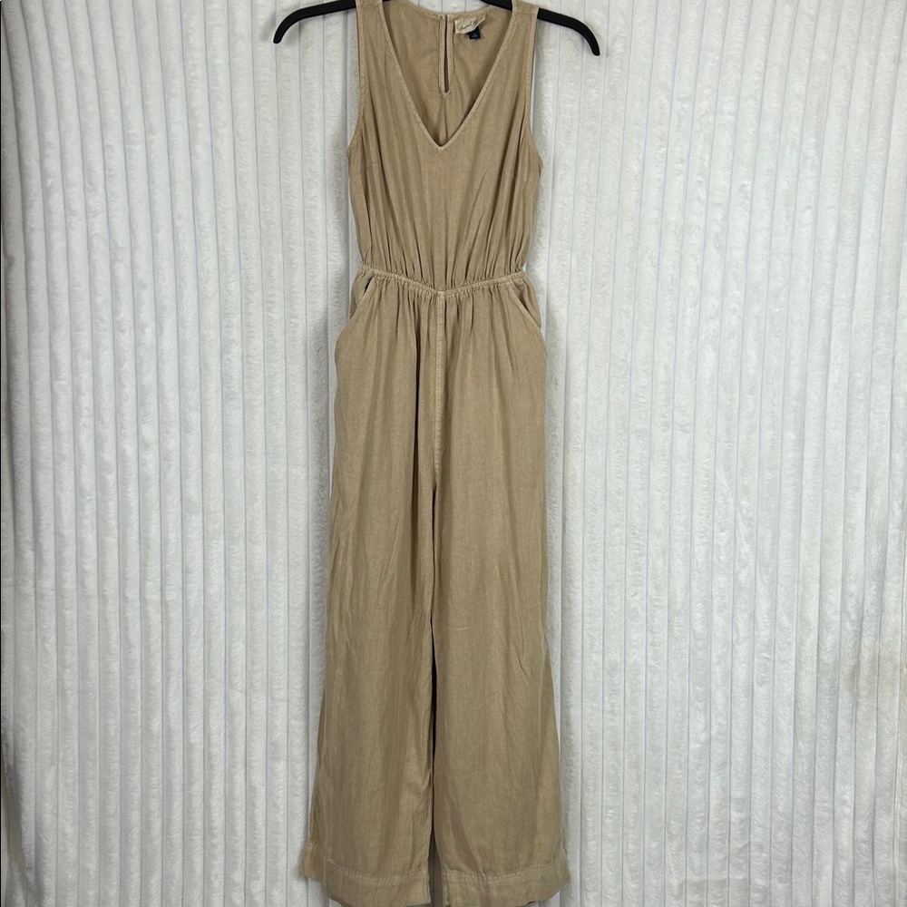 Universal Thread beige linen blend sleeveless jumpsuit with a back cutout S